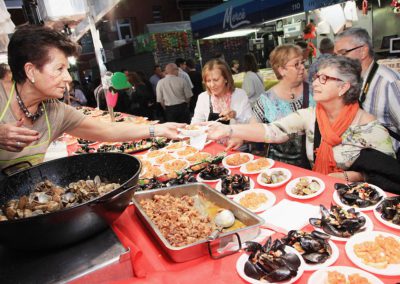 Girona. Fira de tastets a la plaça del Mercat del Lleó.