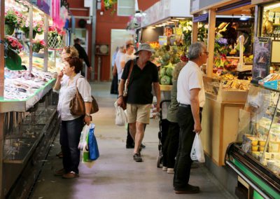 Interior del mercat del Lleó de Girona