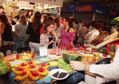 Girona. Nit de flors i sabor al mercat del Lleó