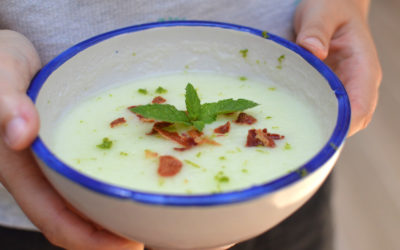 Sopa de meló amb pernil cruixent